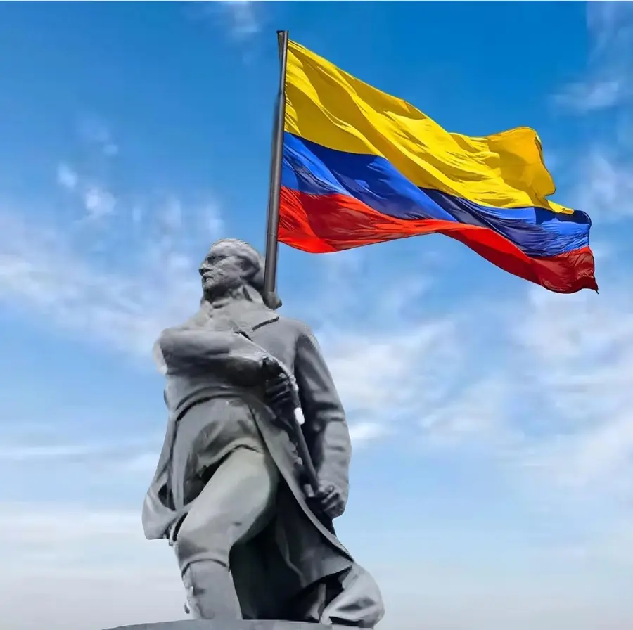 Bandera izada por primera vez